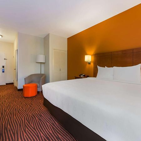 Best Western Executive Hotel New Haven-West Haven Extérieur photo