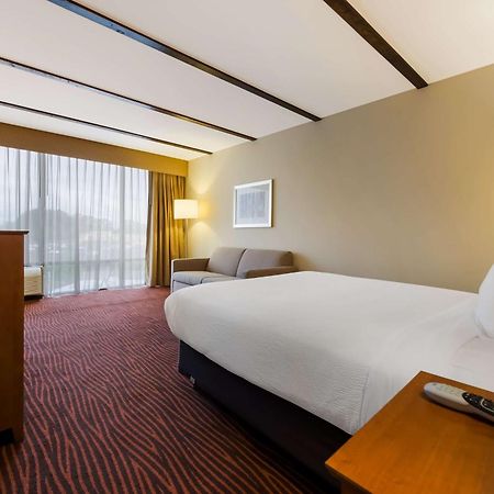 Best Western Executive Hotel New Haven-West Haven Extérieur photo