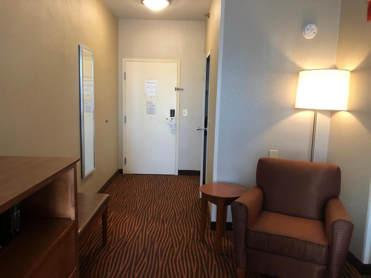 Best Western Executive Hotel New Haven-West Haven Extérieur photo